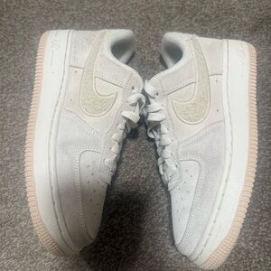 Nike Women's Air‎ Force 1 '07 SE 'Sand Drift' (DQ7583-001) Size 6